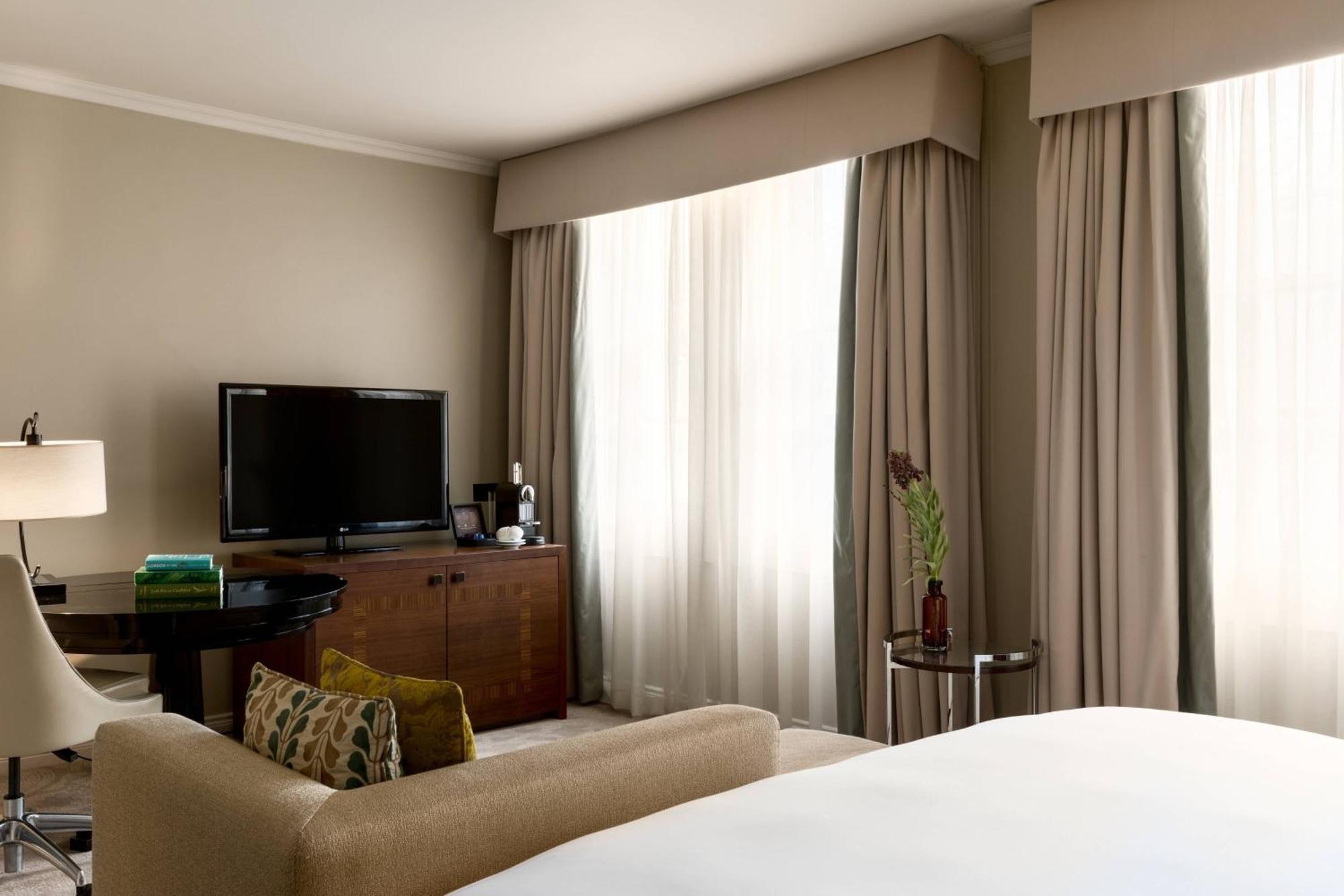 伦敦圣潘克拉斯万丽酒店 外观 照片 A bedroom at the hotel